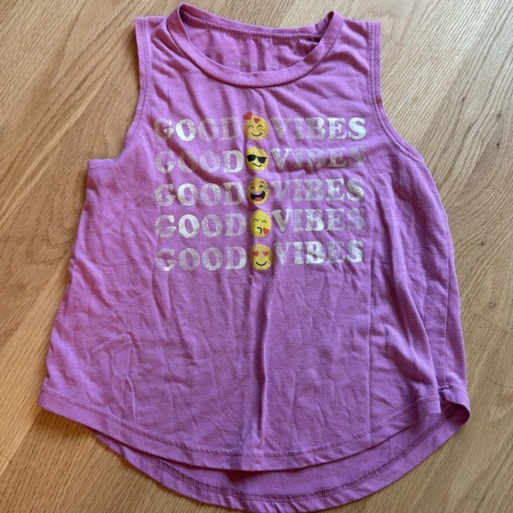 Bundle of 3 Tanks and 1 Tee Size 10 - Picture 2 of 9